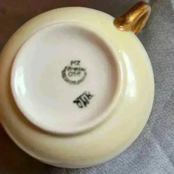 Art Deco Antique  Iridescent Tea Cup and Saucer
Czechoslovakia - Picture 8 of 9